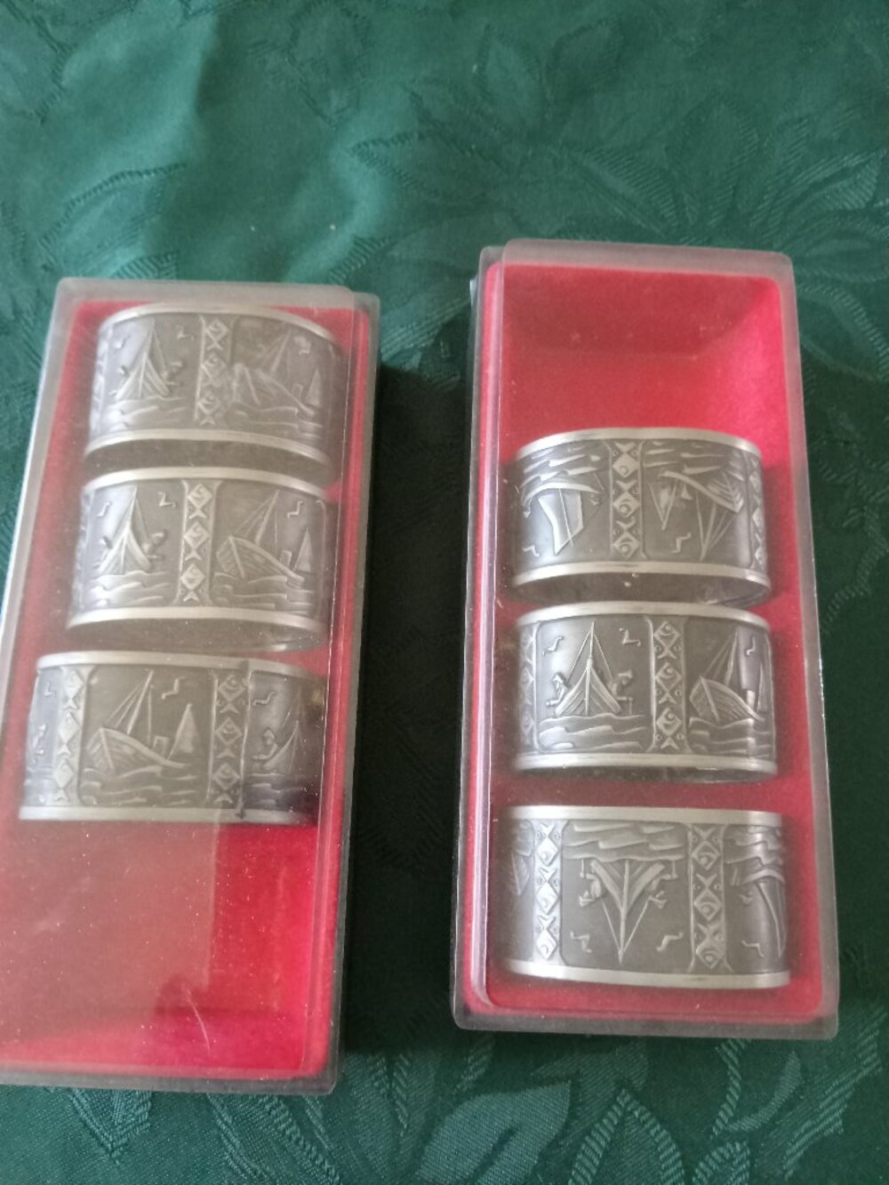 Set of 6 vintage Viking Plate napkin holders in box as shown